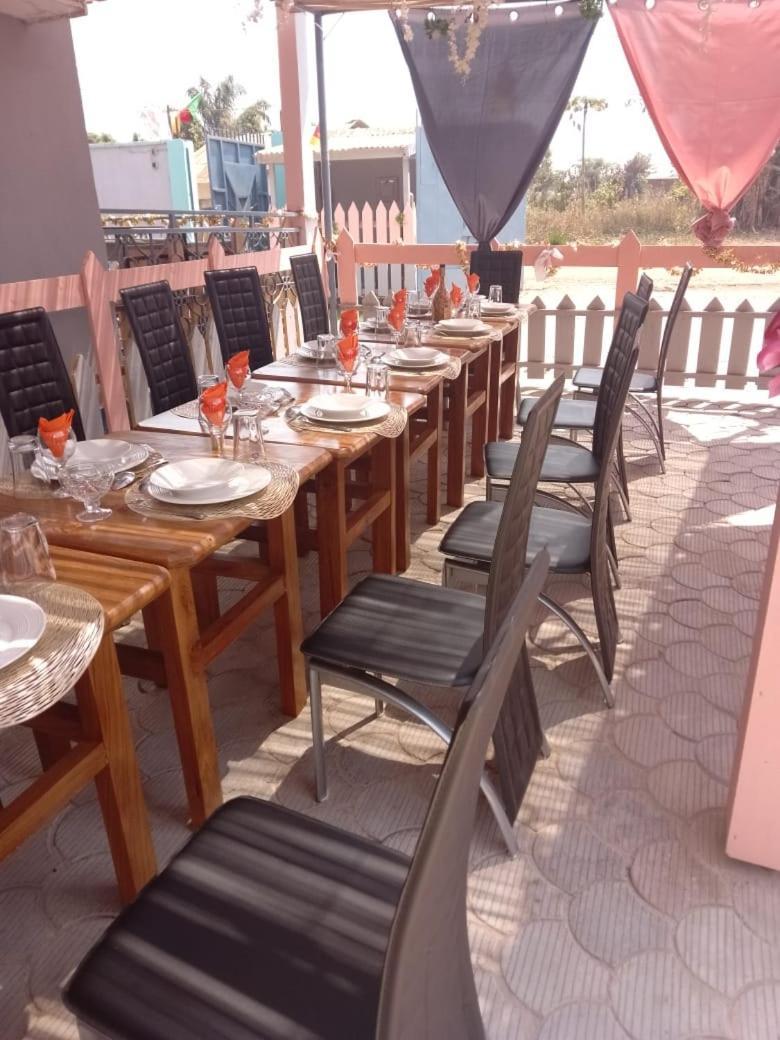 Bh Apero Club Ξενοδοχείο Bertoua Εξωτερικό φωτογραφία