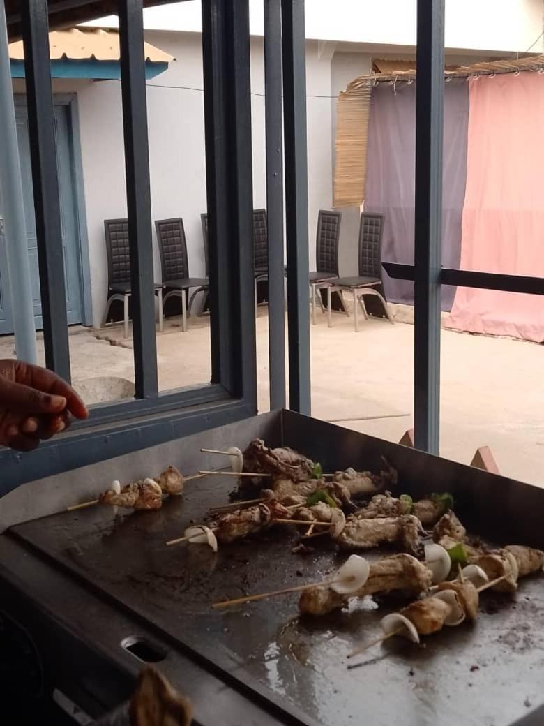 Bh Apero Club Ξενοδοχείο Bertoua Εξωτερικό φωτογραφία